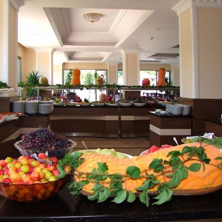 Golden Sunset Hotel&Spa Kemer Exterior foto A buffet at a hotel